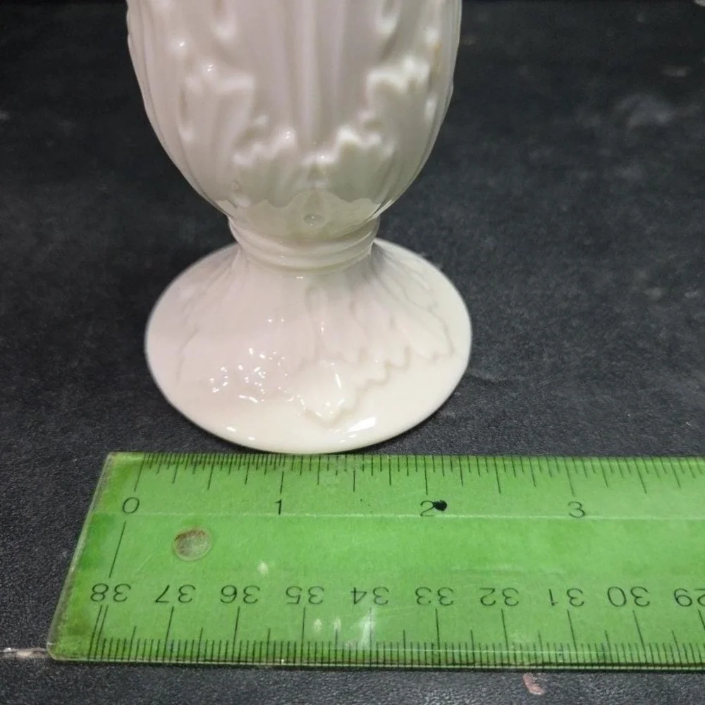 Lenox Florentine Ivory White Bud Vase, Vintage Raised Leaf Pattern, Centerpiece